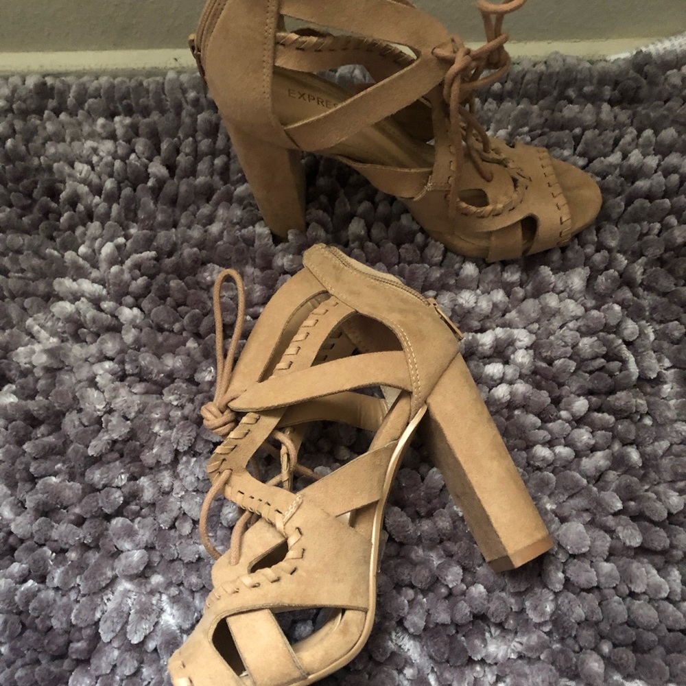 Express micro suede, block heel. Worn 1x